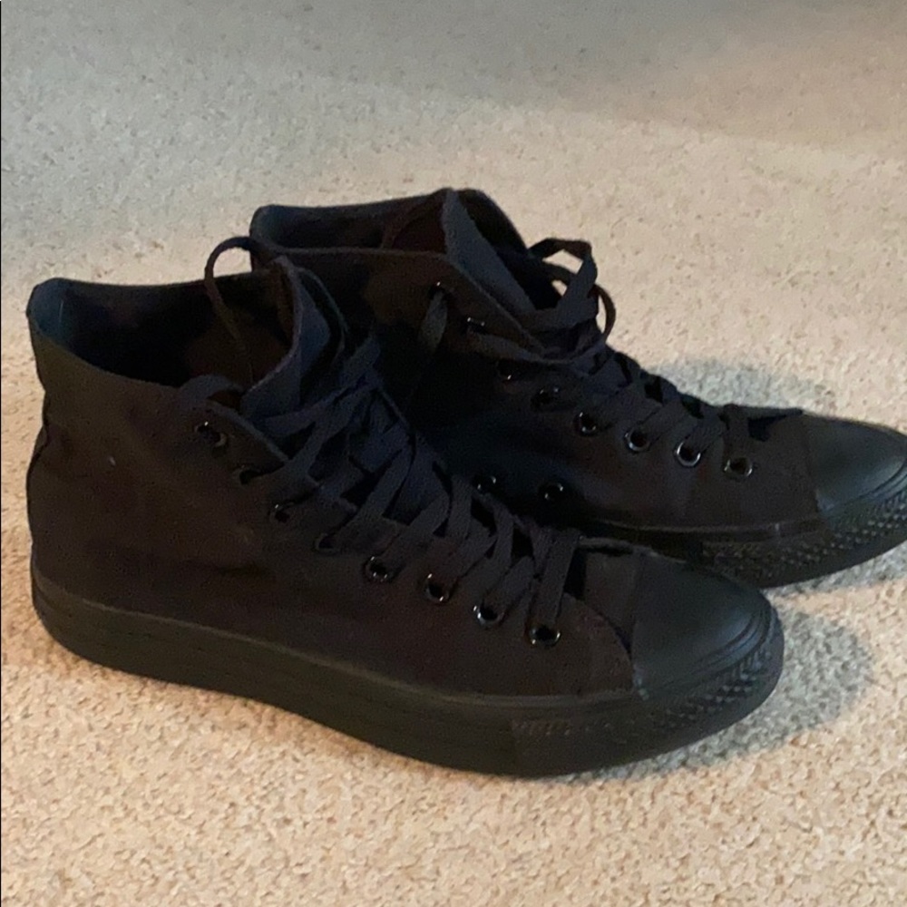 Converse All Stars all black mid